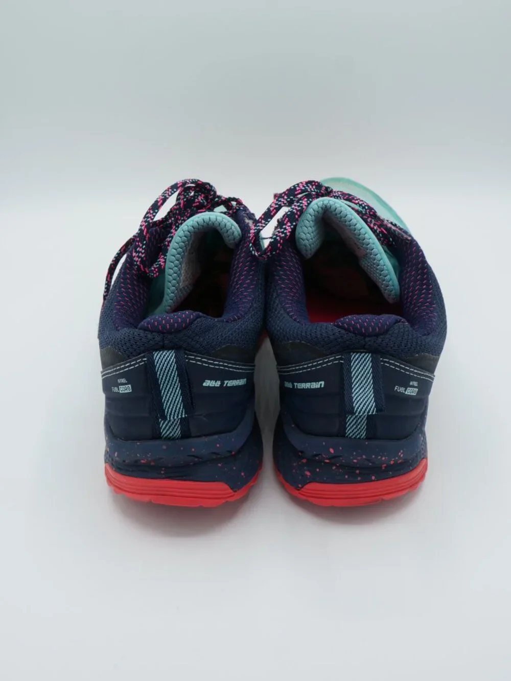 New Balance 590v4 All Terrain Trail Running Shoes Women's Size 8.5